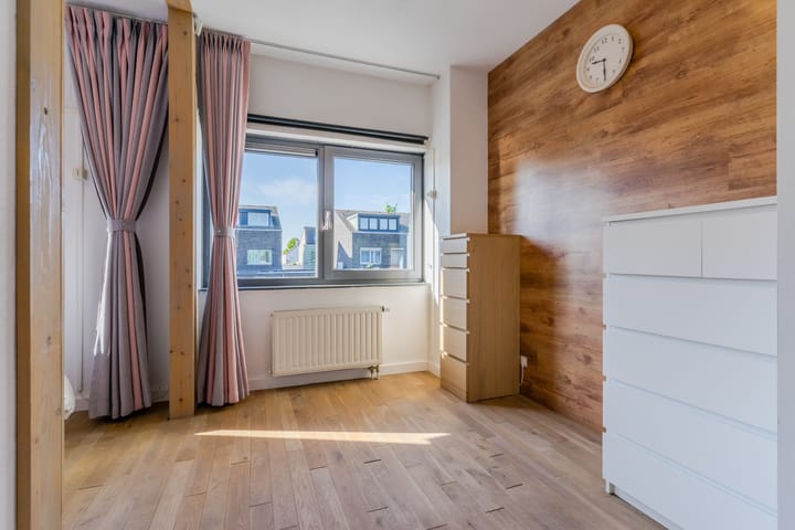 Photo 19 of Graslelie 60