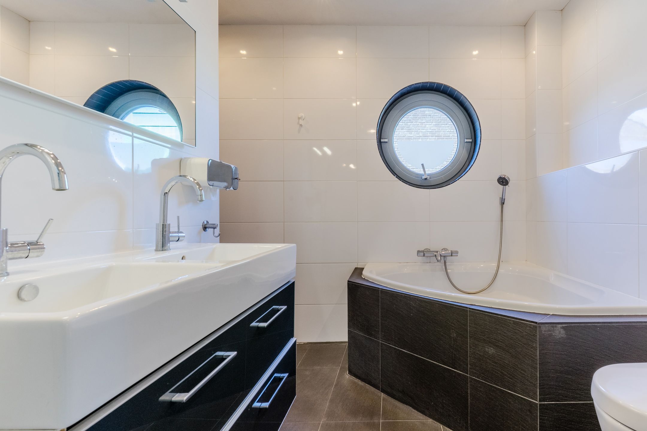 Foto 24 van Graslelie 60