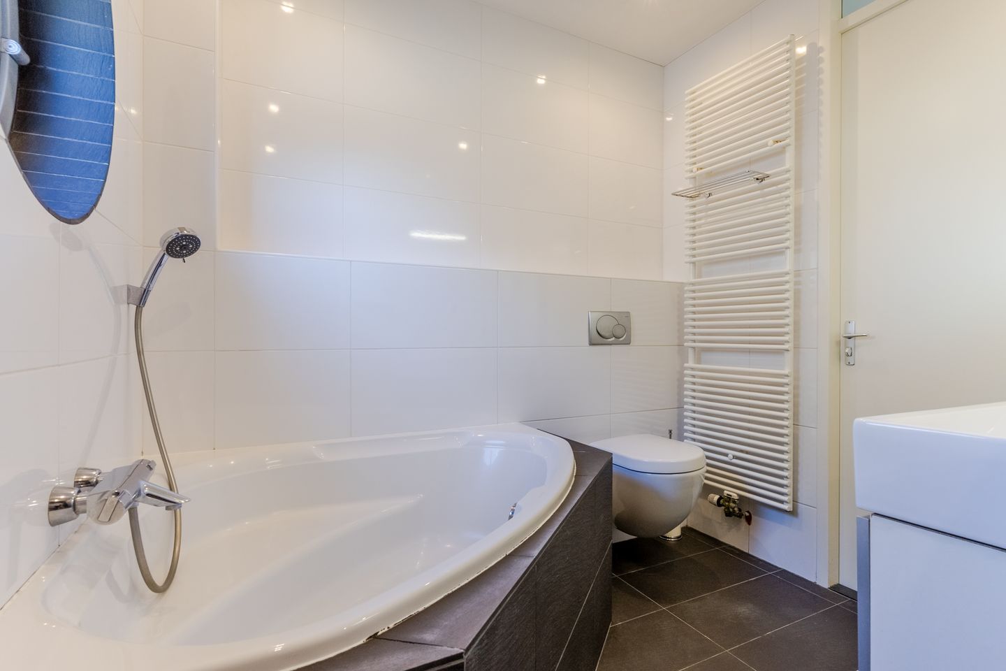 Foto 25 van Graslelie 60