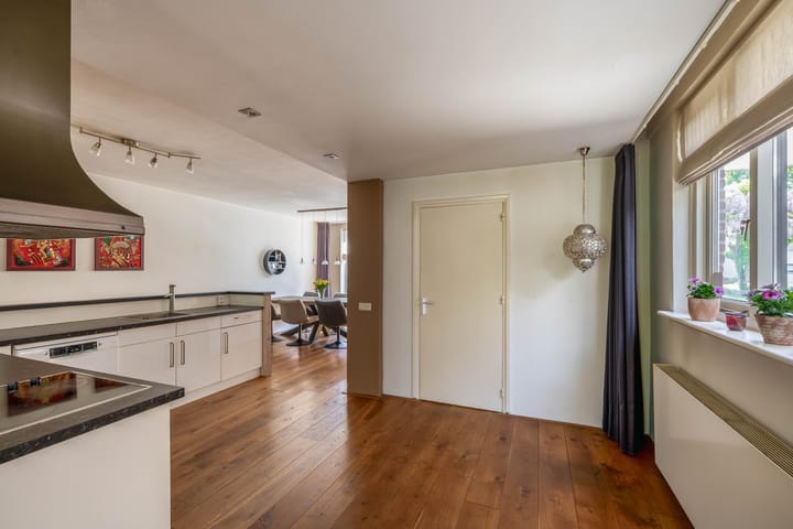 Foto 18 van Van Ruusbroecstraat 18