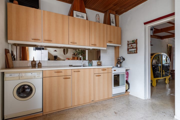 Photo 12 of Douwes Dekkerstraat 62