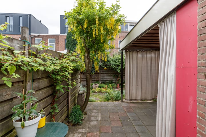 Photo 22 of Douwes Dekkerstraat 62
