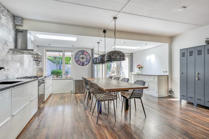 Foto 12 van Troelstrastraat 12