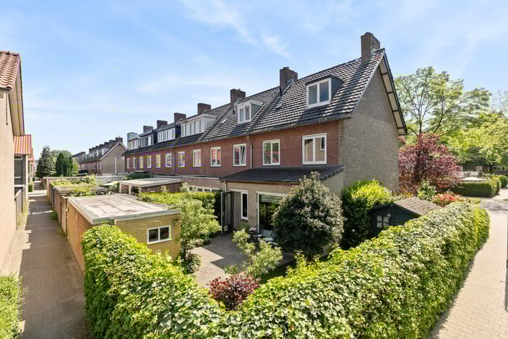 Foto 49 van Abdij van Egmondstraat 49