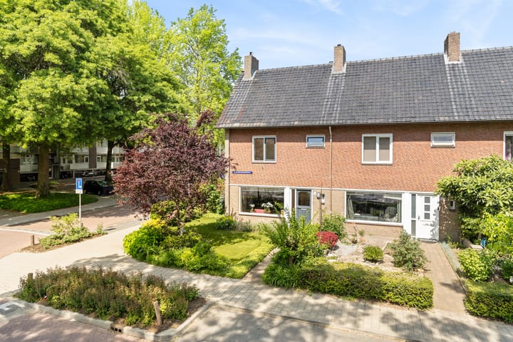 Foto 50 van Abdij van Egmondstraat 49