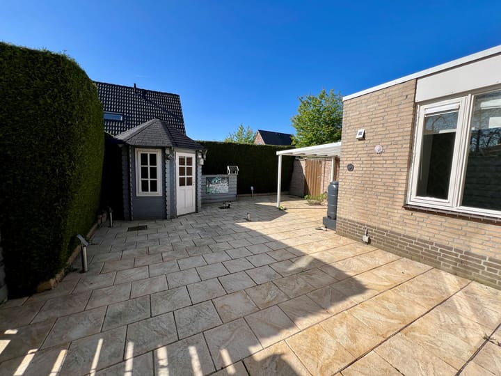 Photo 11 of Zonnebloemstraat 10