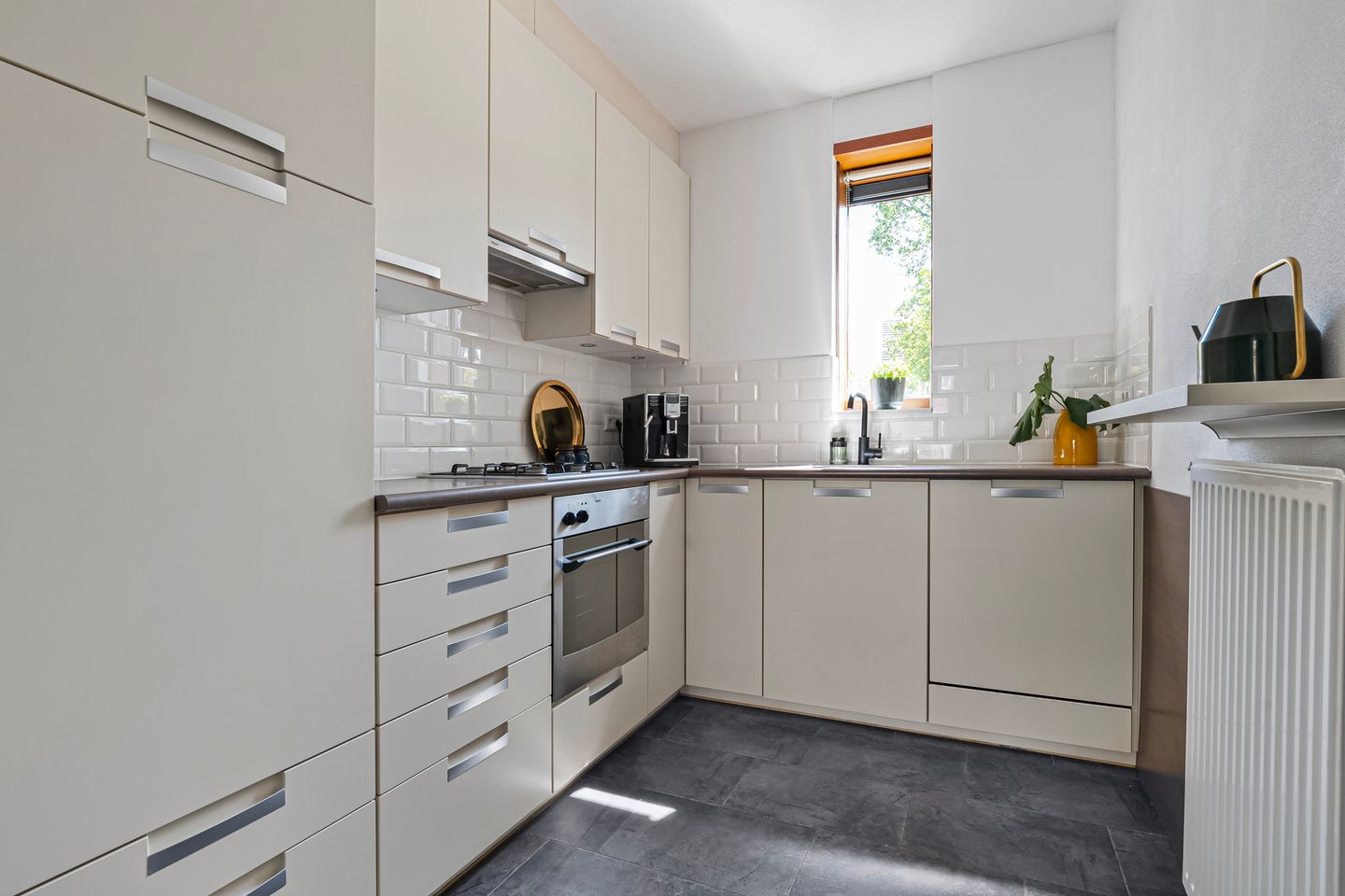 Photo 14 of Damstraat 11