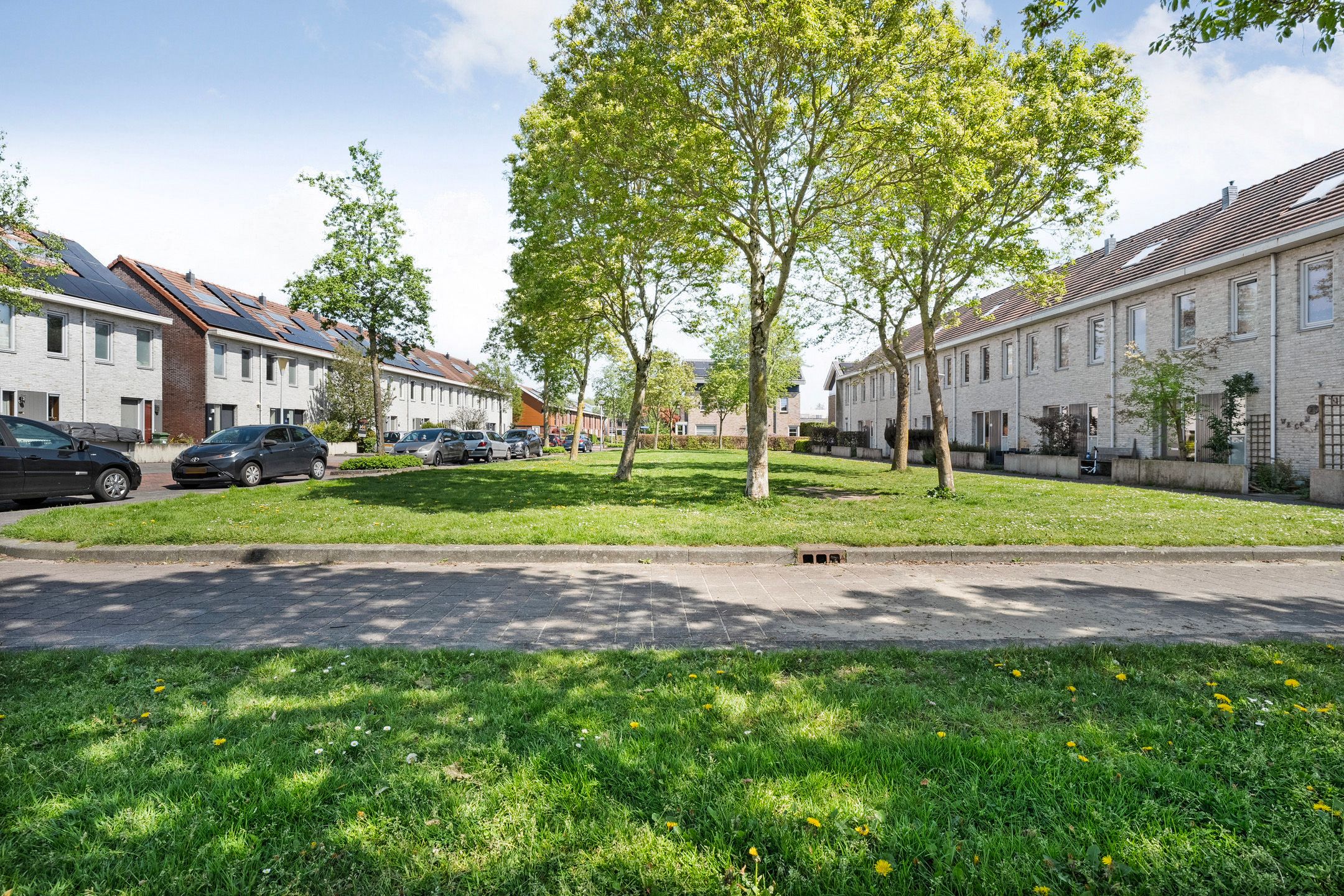 Photo 36 of Damstraat 11