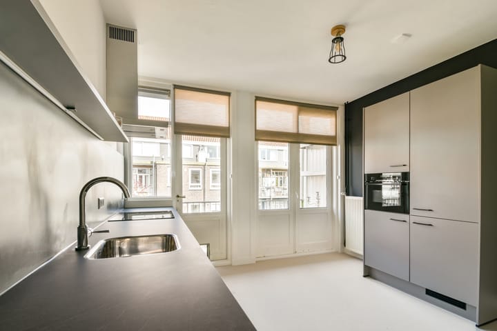 Foto 5 van Woubruggestraat 15-2