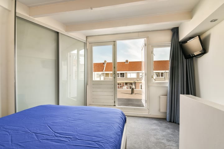 Foto 20 van Woubruggestraat 15-2