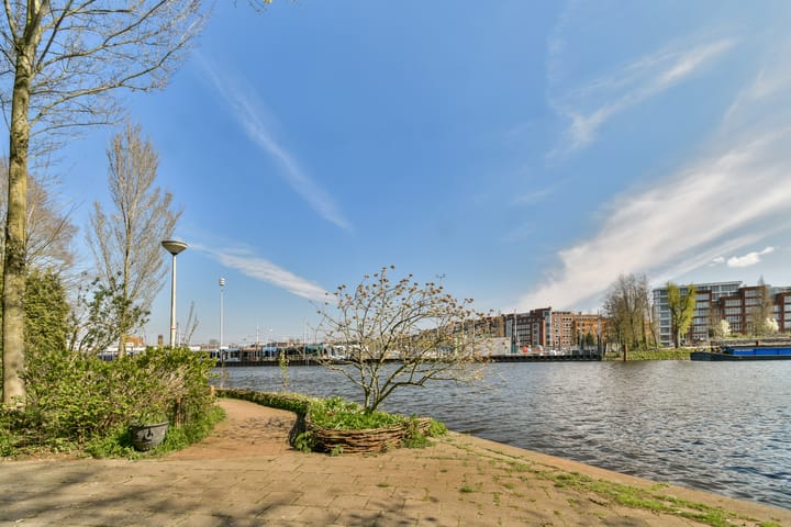 Foto 27 van Woubruggestraat 15-2