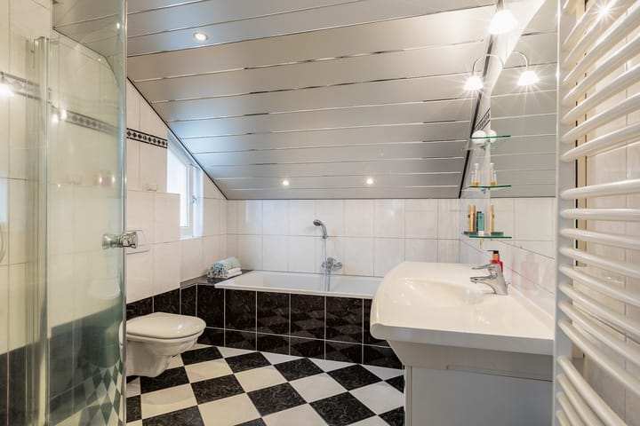 Photo 21 of Johann Strausslaan 32