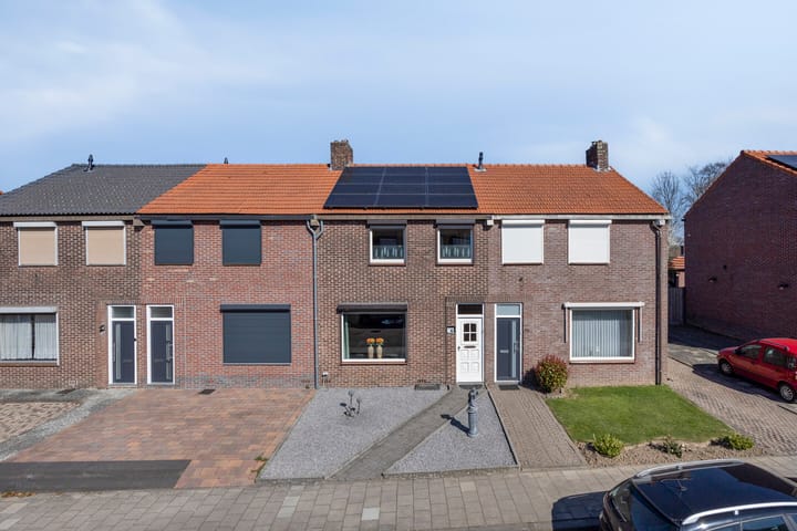 Photo 2 of Burg.Franssenstraat 28