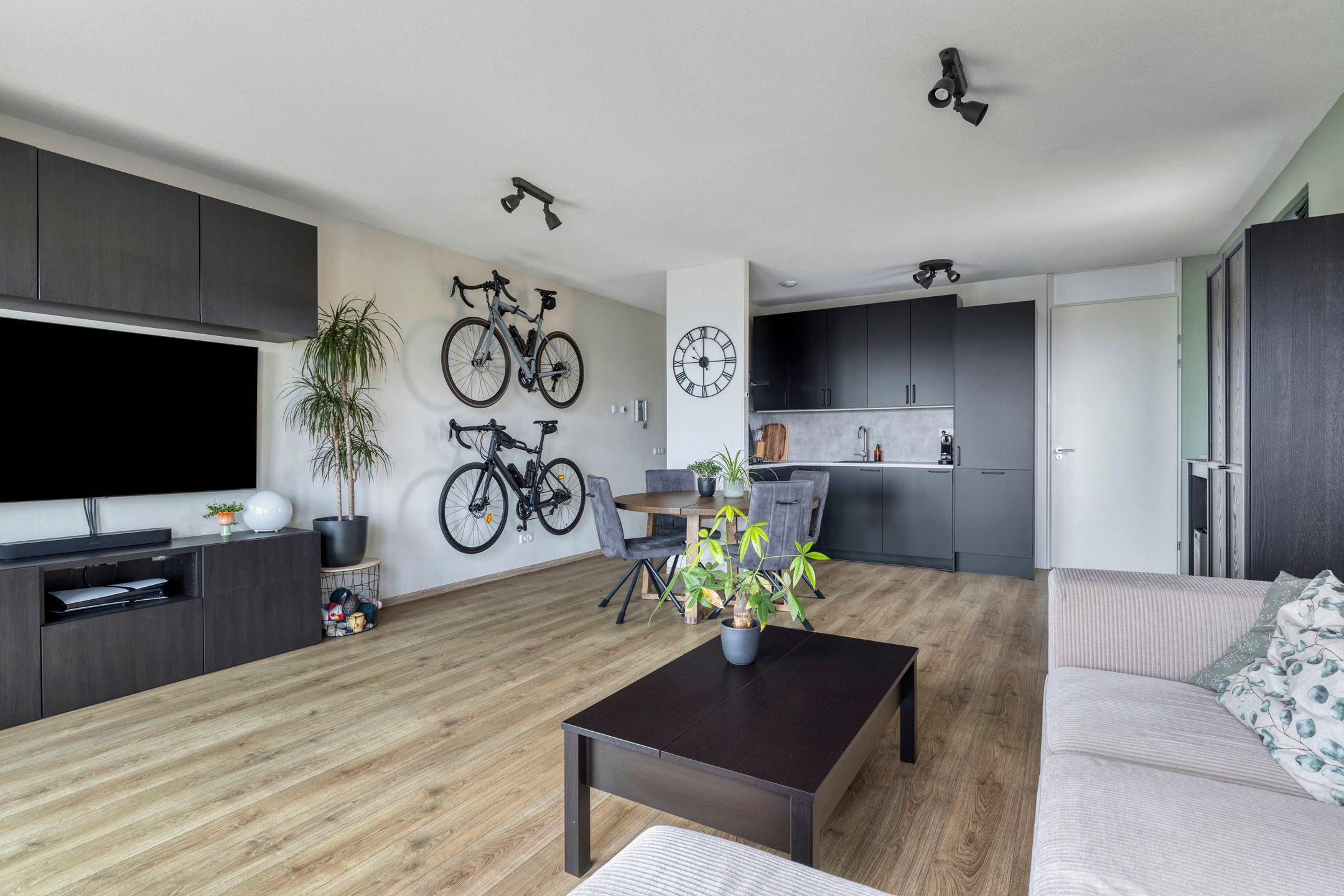 Foto 6 van Teakhout 44