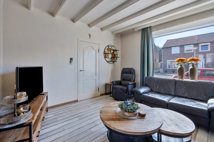 Photo 5 of Burg.Franssenstraat 28