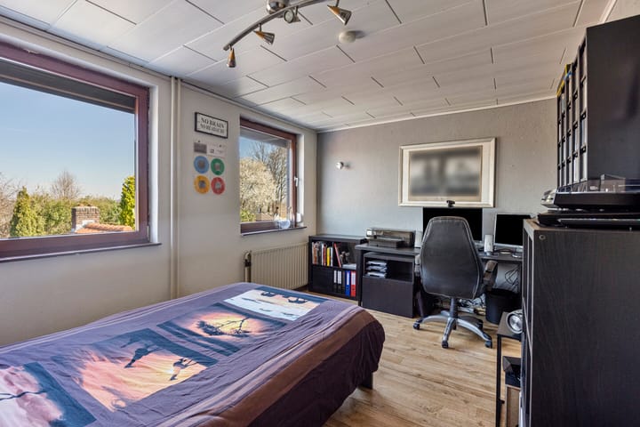 Foto 24 van Burg.Franssenstraat 28