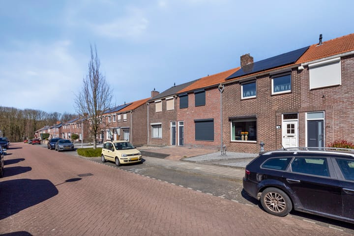 Foto 37 van Burg.Franssenstraat 28