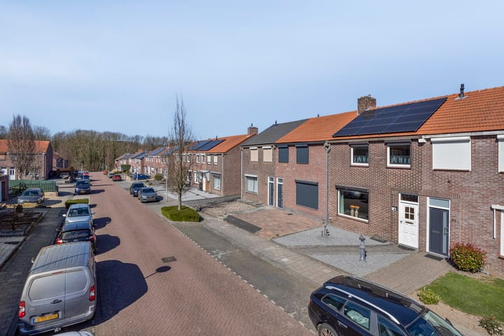 Foto 38 van Burg.Franssenstraat 28