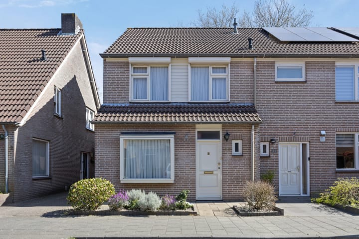 Foto 1 van Doctor van Beurdenstraat 13