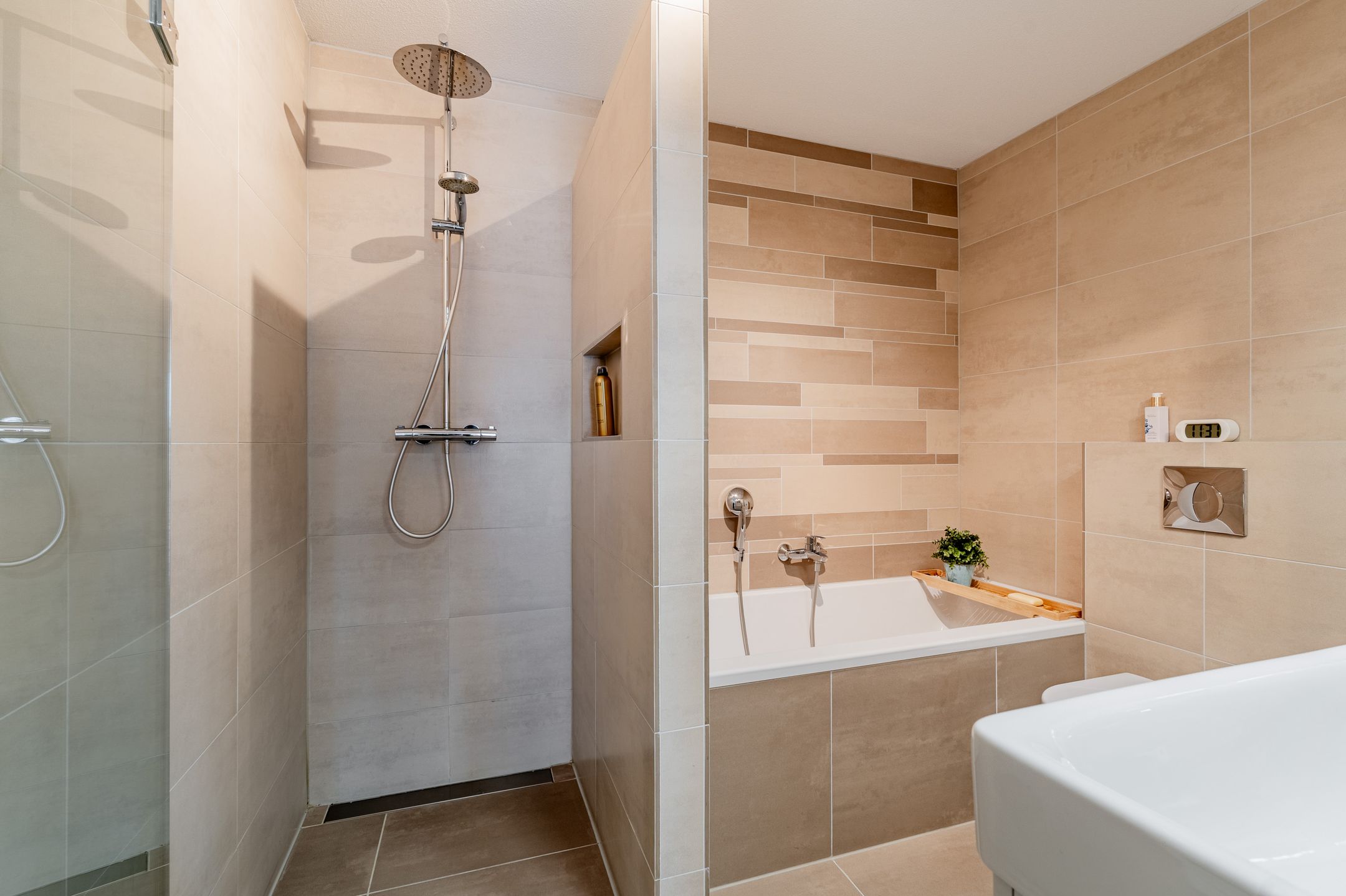 Foto 27 van Hermelijnvlinder 179