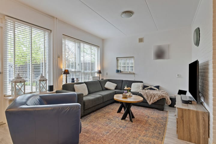 Photo 6 of Voormors 77