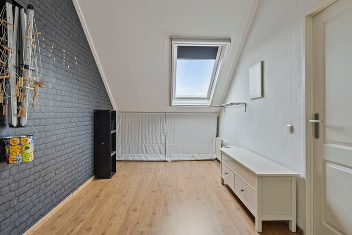 Photo 23 of Voormors 77