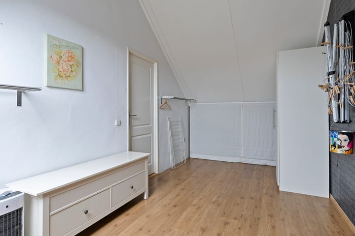 Photo 24 of Voormors 77