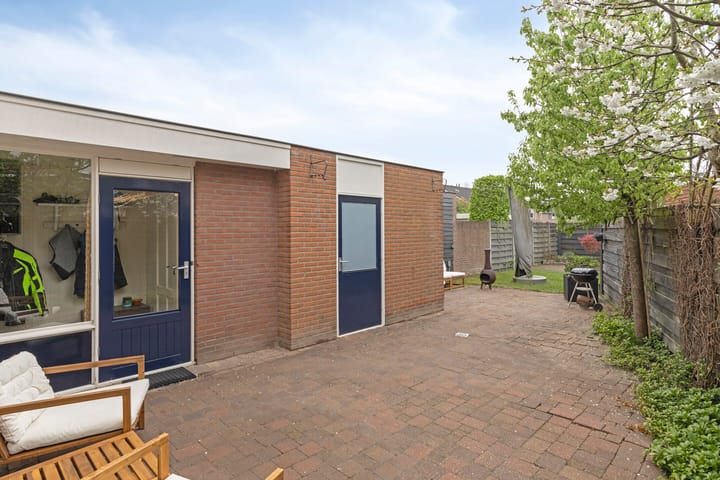 Photo 28 of Voormors 77