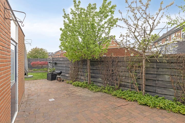 Photo 29 of Voormors 77