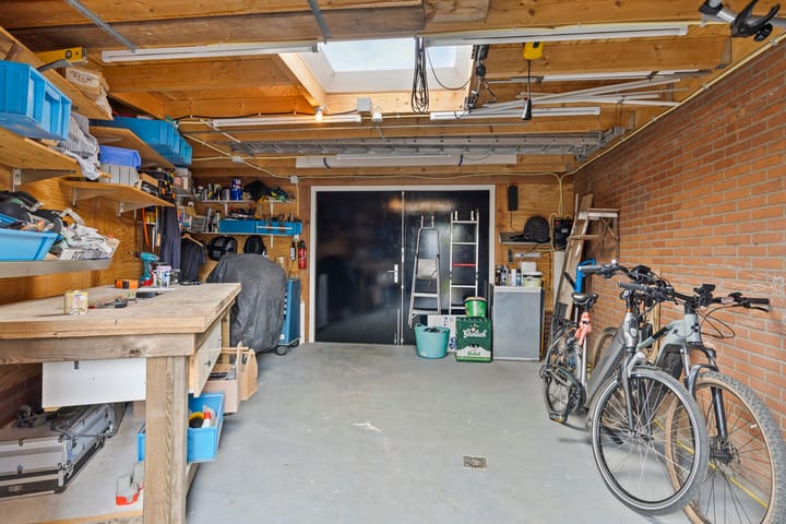 Photo 32 of Voormors 77