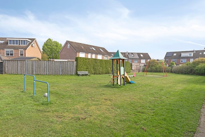 Photo 33 of Voormors 77