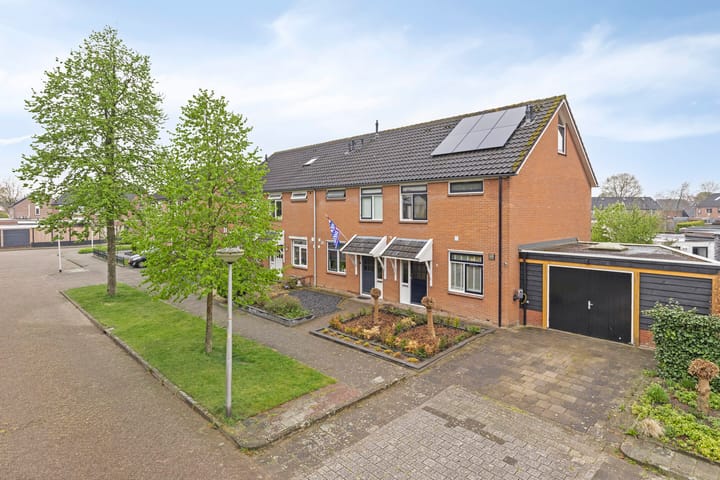 Photo 34 of Voormors 77