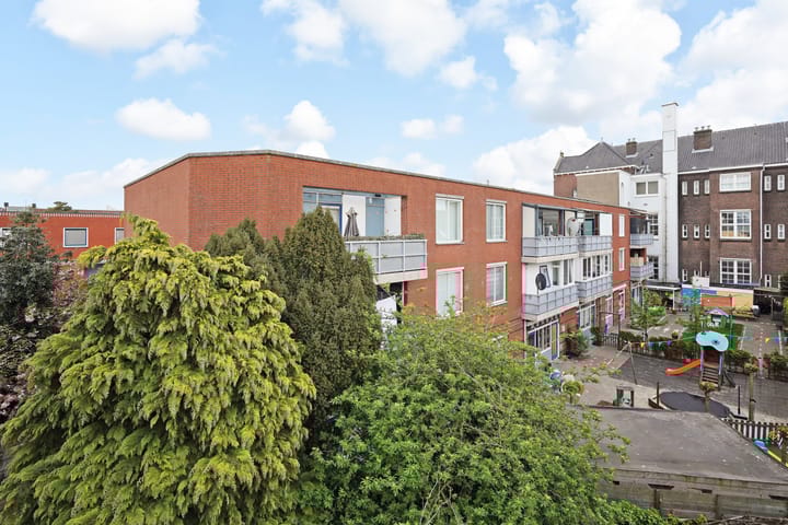 Photo 20 of Wouwermanstraat 54