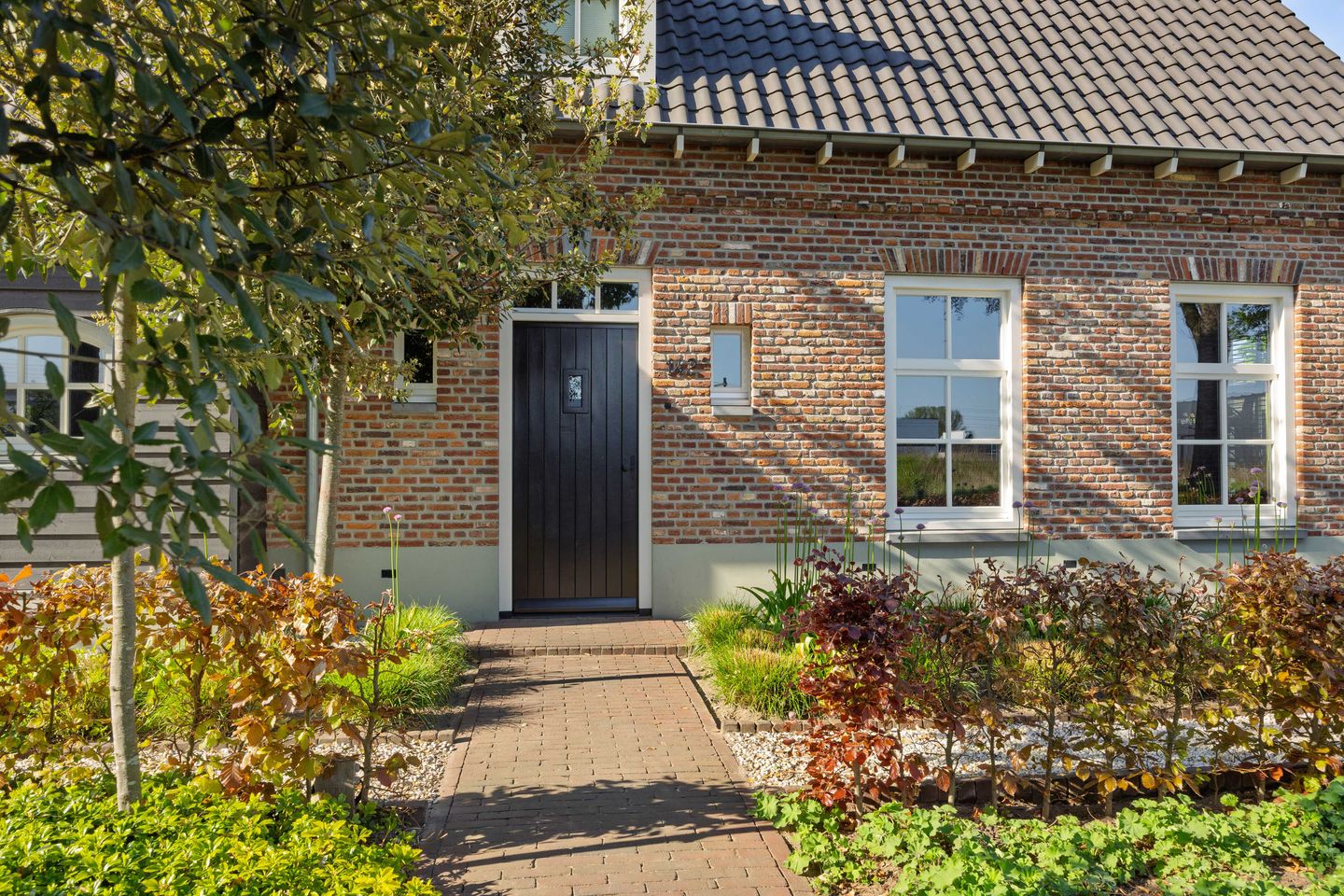 Photo 44 of Helmondseweg 142-A