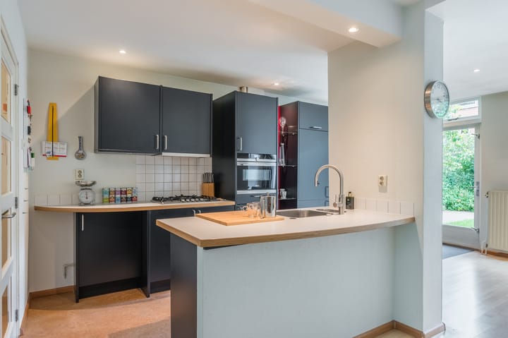 Foto 12 van Jhr.Mr.Dr. H.A. van Karnebeeklaan 42