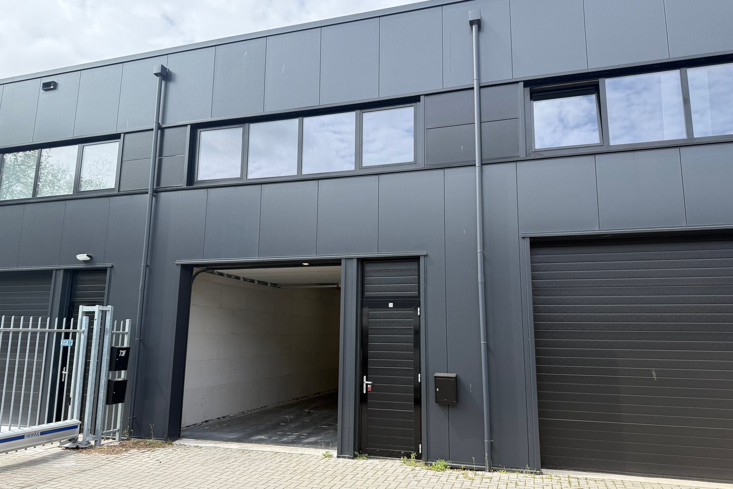 View photo 2 of Industrieweg 73-d