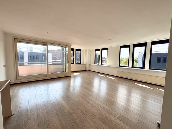 Photo 2 of Oostzijde 189