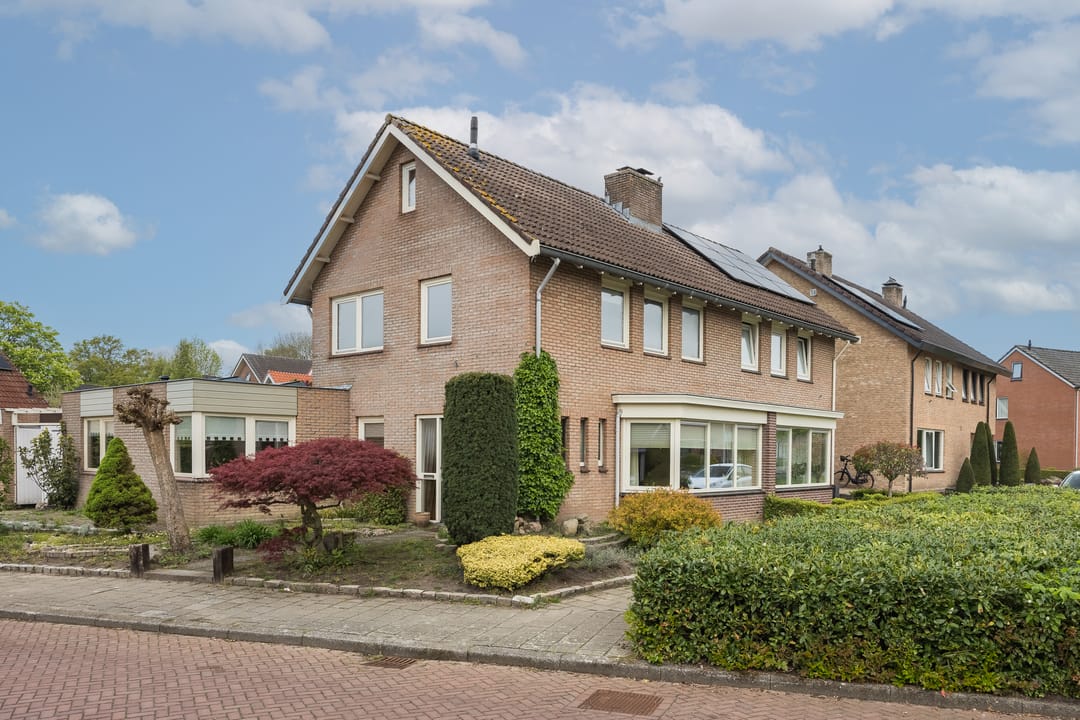 Photo 1 of van Bodelswingstraat 8