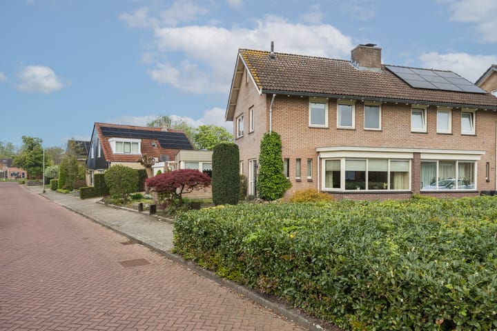 Photo 2 of van Bodelswingstraat 8