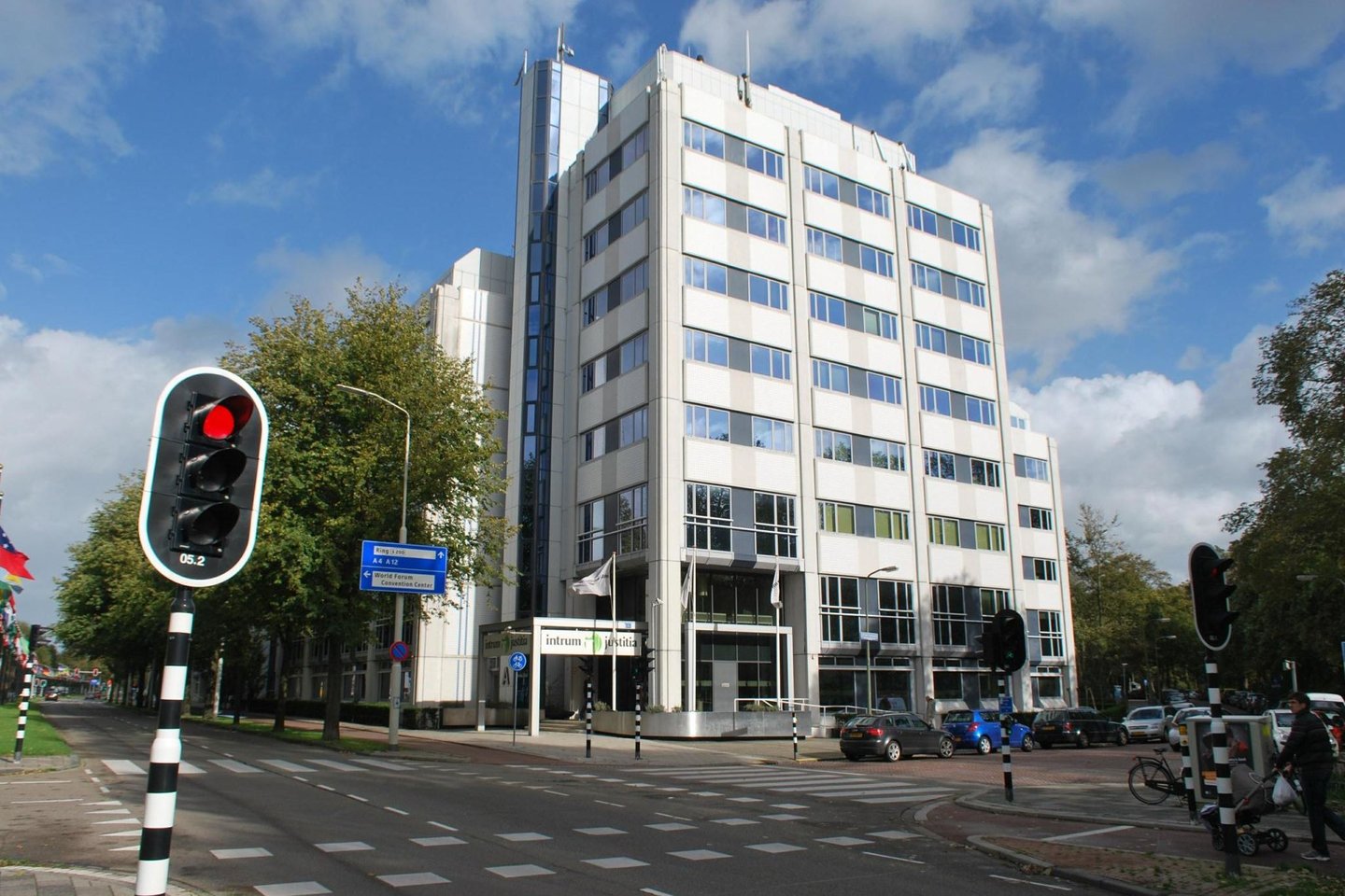 View photo 2 of Johan de Wittlaan 3