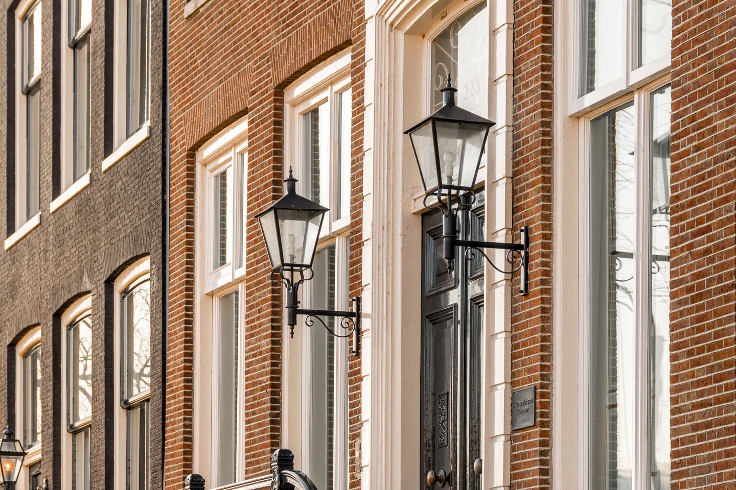 View photo 2 of Amstel 228-B