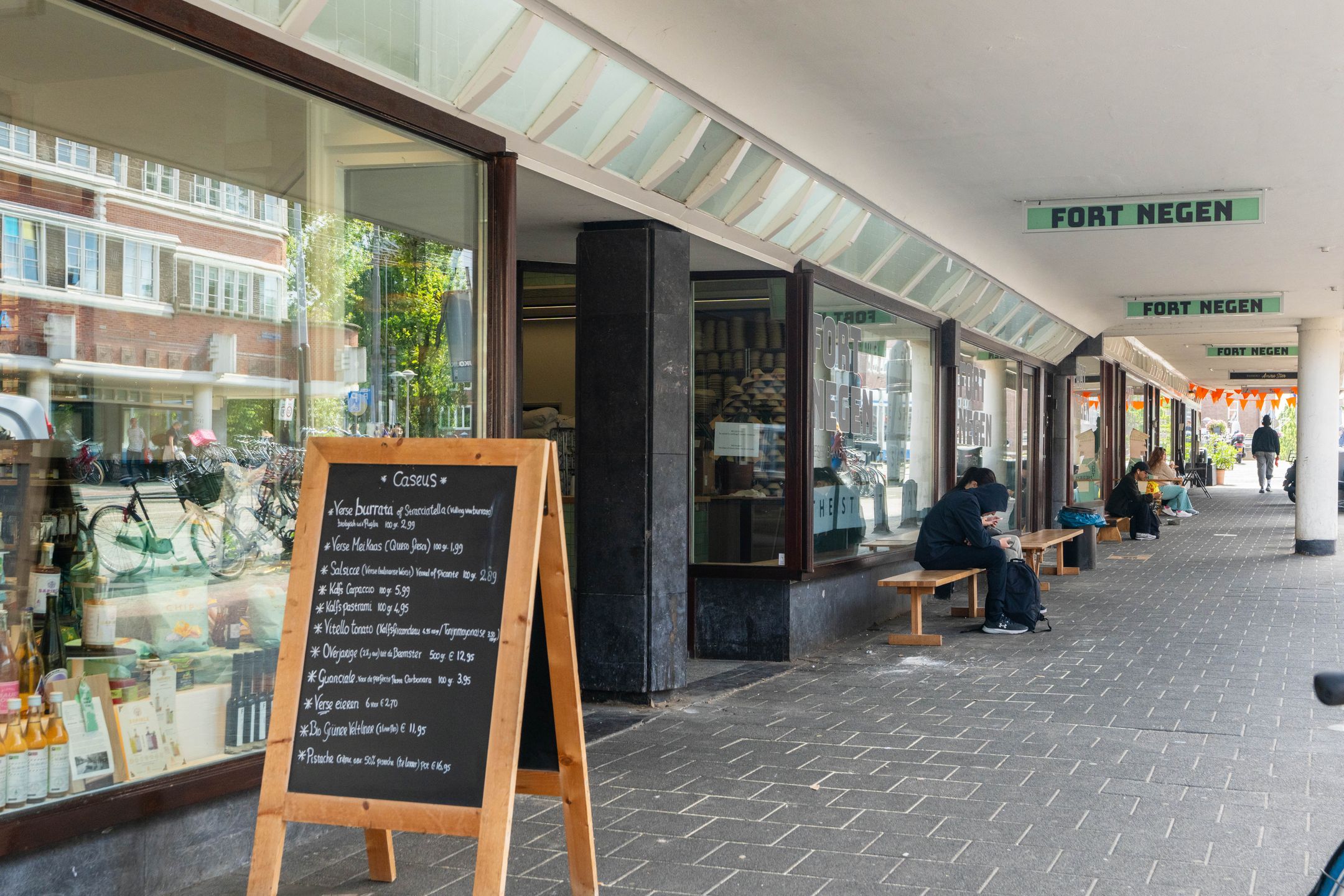 Photo 54 of Orteliusstraat 46-1