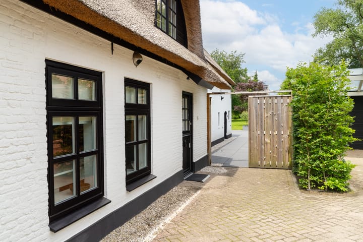 Photo 4 of Burgemeester van der Schansstraat 27