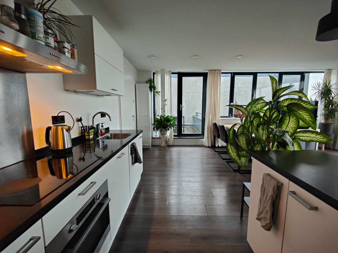 Photo 5 of Jansbuitensingel 20-63