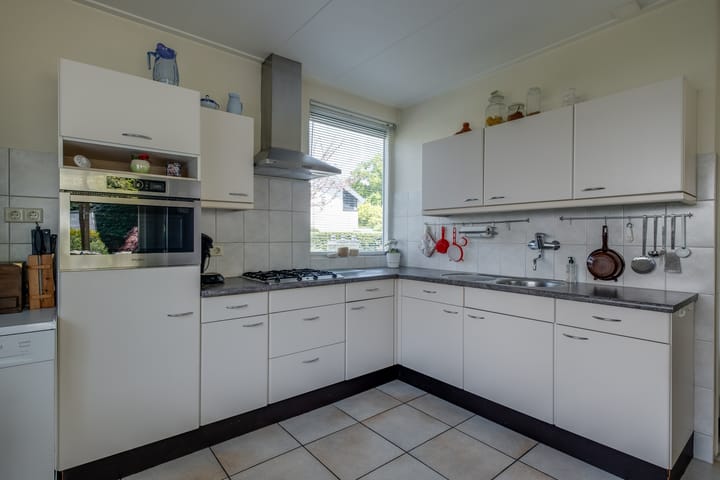 Foto 11 van van Lutterveltplein 10