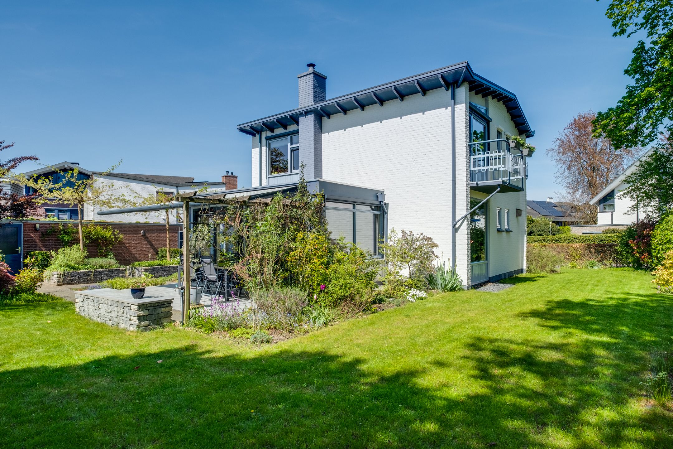 Foto 24 van van Lutterveltplein 10