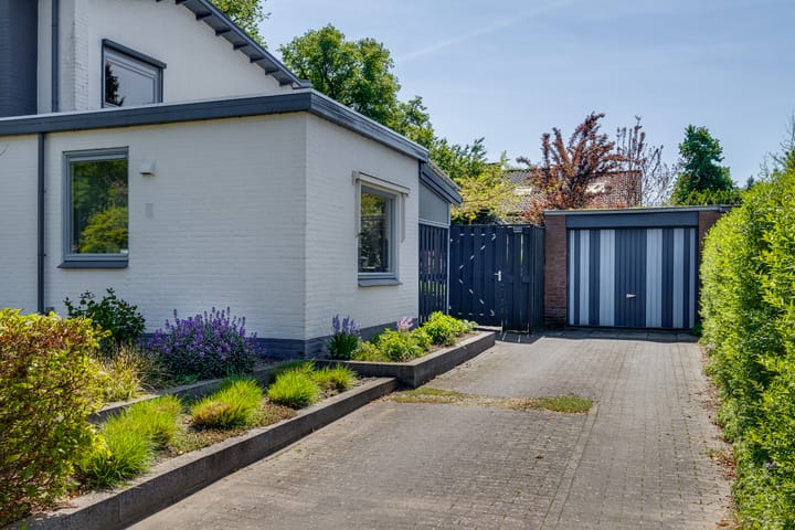 Foto 28 van van Lutterveltplein 10