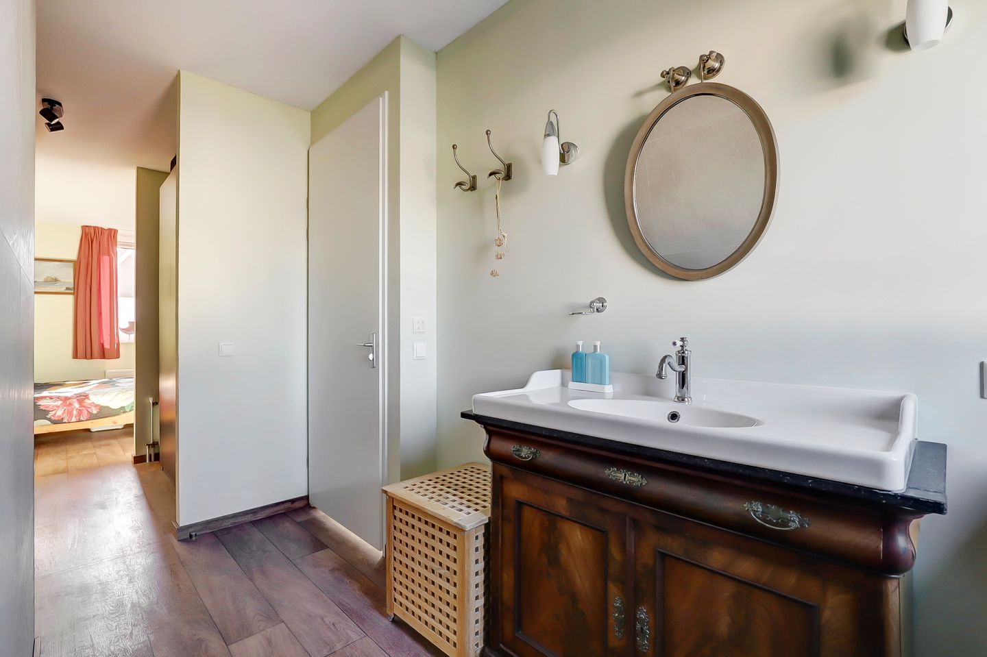 Photo 25 of Reedulf 9