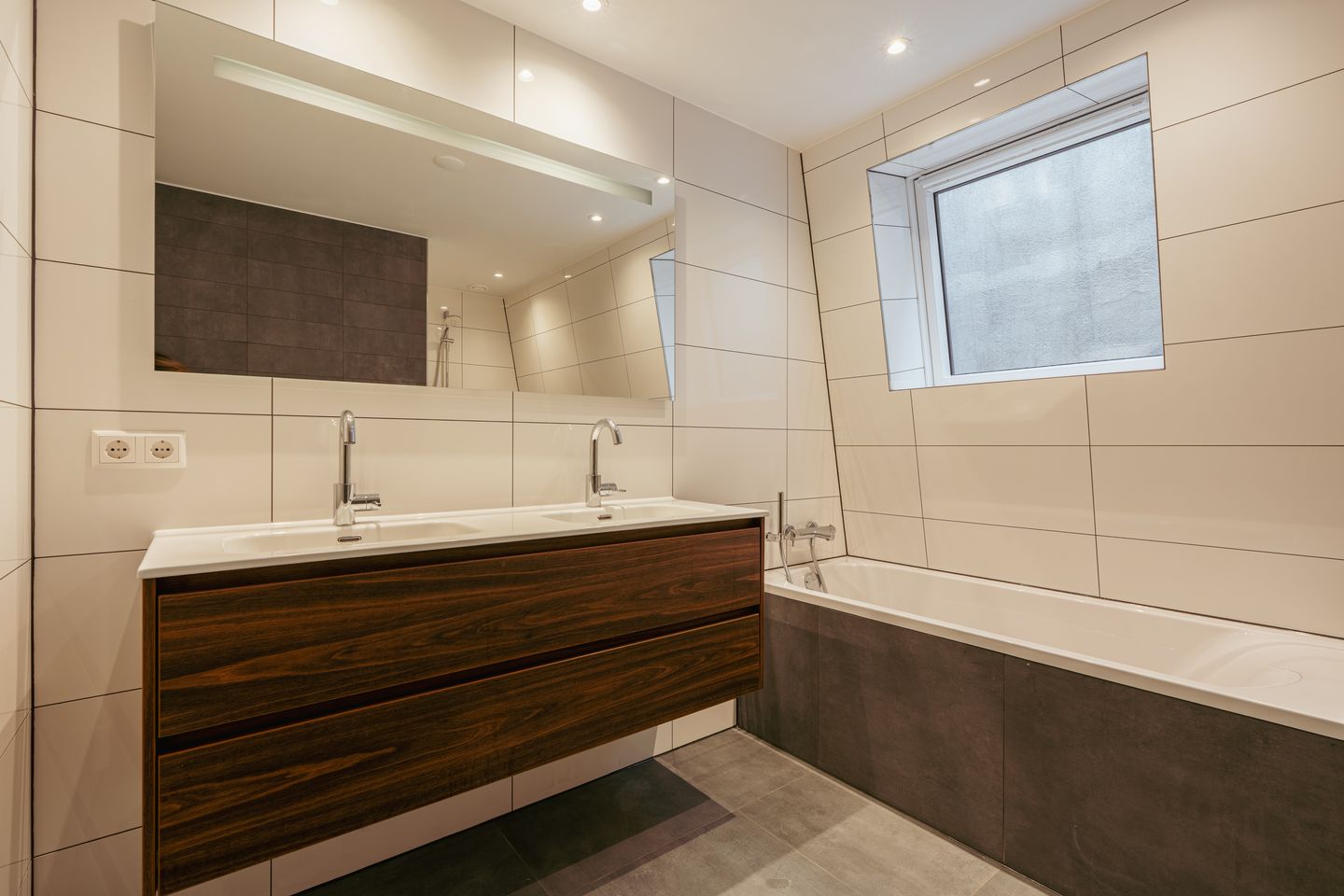 Foto 20 van Weteringschans 203