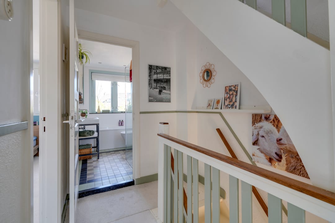 Photo 26 of Linnaeuslaan 34